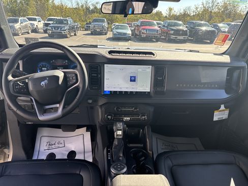 New 2025 Ford Bronco Badlands image 15