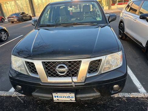 Used 2016 Nissan Frontier PRO-4X image 2
