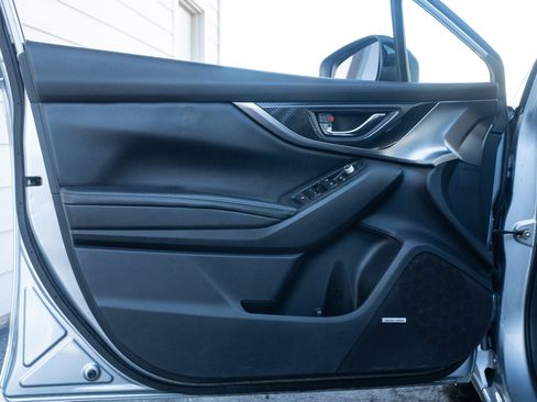 Used 2017 Subaru Impreza 2.0i Limited image 22