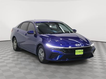 Used 2025 Hyundai Elantra SE