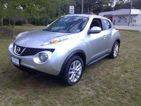 Used 2011 Nissan Juke SL image 1