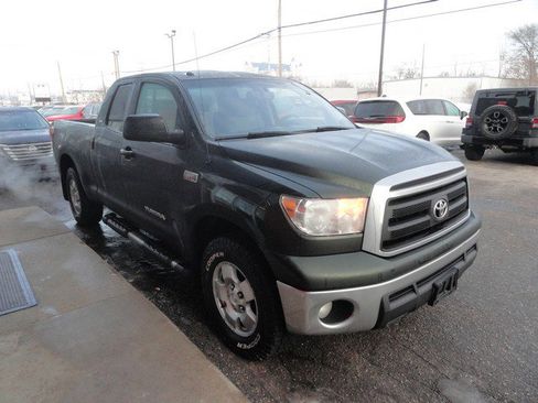 Used 2013 Toyota Tundra 4x4 Double Cab w/ TRD Off-Road Pkg image 5