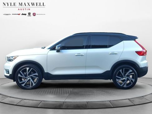 Used 2022 Volvo XC40 T5 R-Design w/ Advanced Package image 13