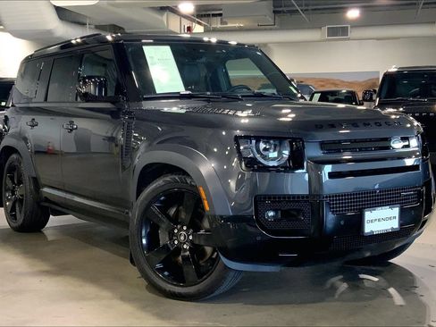 Used 2023 Land Rover Defender 110 X-Dynamic SE AWD/4WD image 2