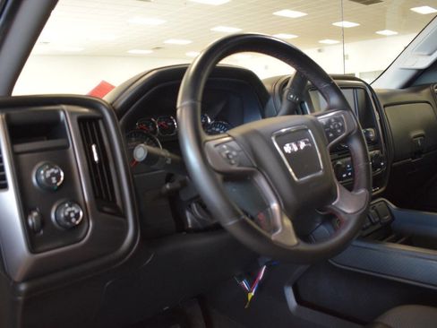 Used 2017 GMC Sierra 1500 SLT w/ All Terrain X Package image 27