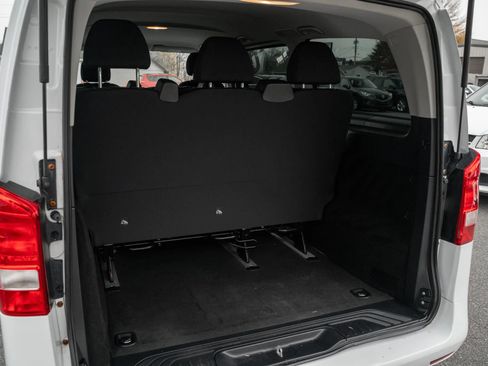 Used 2017 Mercedes-Benz Metris Van 4D image 9
