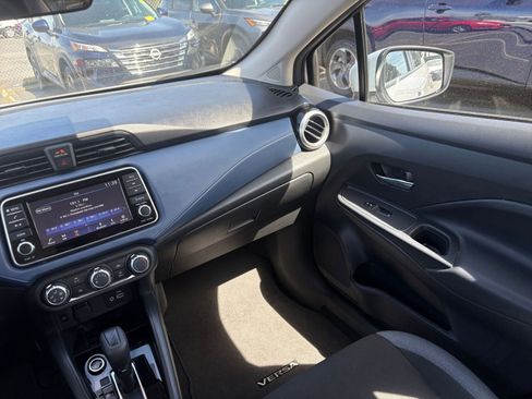Used 2025 Nissan Versa SV FWD image 33