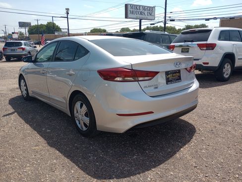 Used 2018 Hyundai Elantra SE FWD image 5