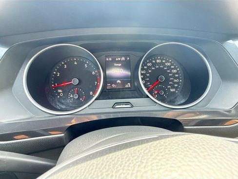 Used 2021 Volkswagen Tiguan SE R-Line FWD image 9