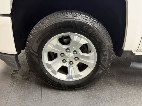 Used 2018 Chevrolet Silverado 1500 LT w/ All Star Edition image 10