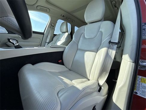 Used 2019 Volvo XC60 T6 Inscription w/ Protection Package Premier image 11