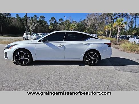 Used 2025 Nissan Altima 2.5 SR image 23