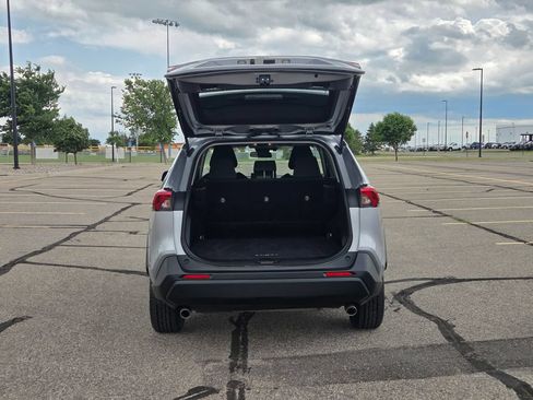 Used 2019 Toyota RAV4 LE w/ Carpet Mat Package AWD/4WD image 48