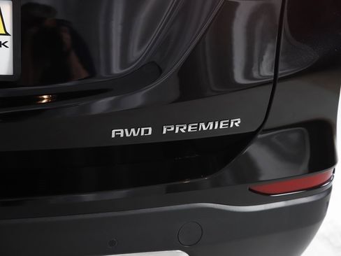 Used 2022 Chevrolet Equinox Premier image 5