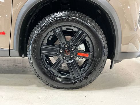 Used 2025 Nissan Rogue SV w/ Rock Creek Premium Package image 8