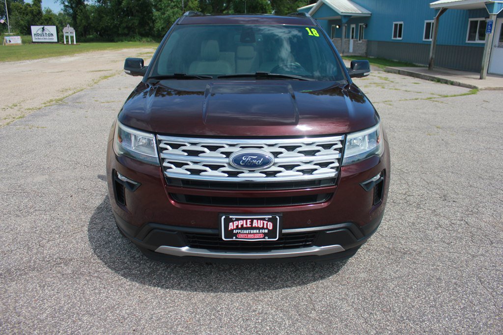Used 2018 Ford Explorer XLT w/ Equipment Group 202A AWD/4WD image 3