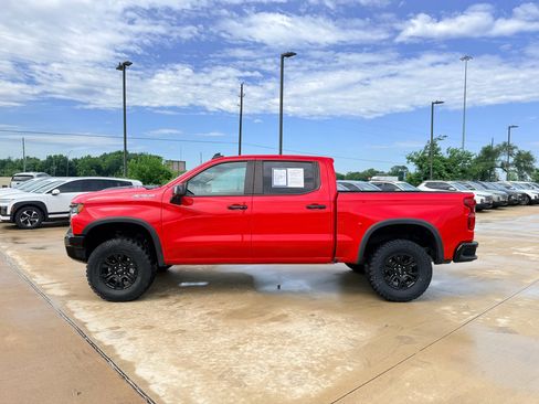 Used 2022 Chevrolet Silverado 1500 ZR2 w/ Technology Package AWD/4WD image 7