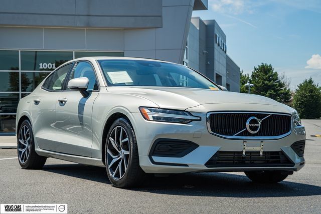 Used 2020 Volvo S60 T6 Momentum AWD/4WD image 1
