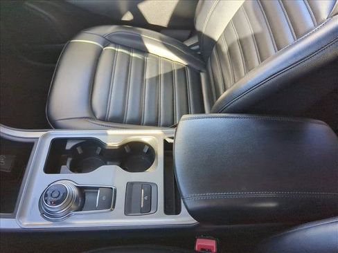 Used 2023 Ford Edge SEL image 15