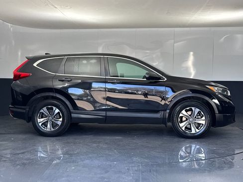Used 2018 Honda CR-V LX image 2