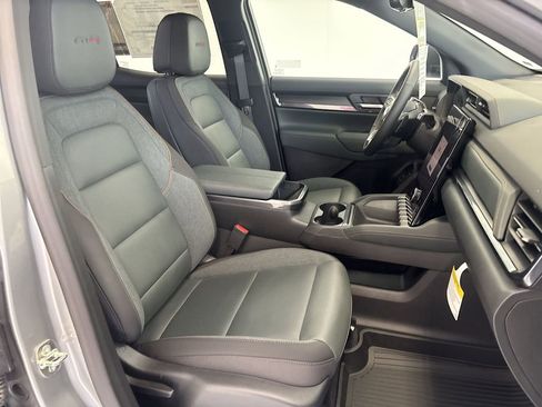 New 2026 GMC Terrain AT4 w/ Technology Package II AWD/4WD image 29