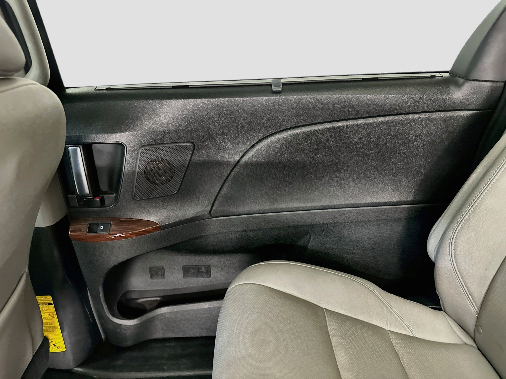 Used 2015 Toyota Sienna Limited AWD/4WD image 34