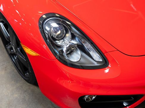 Used 2016 Porsche Cayman image 18