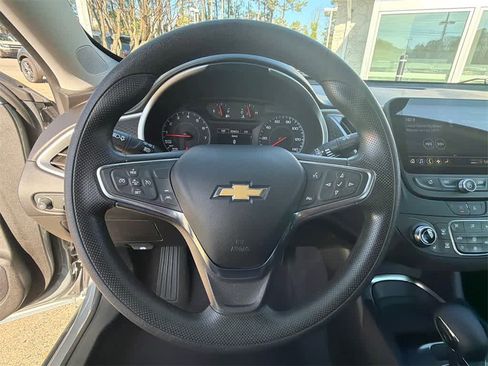 Used 2023 Chevrolet Malibu LT image 22
