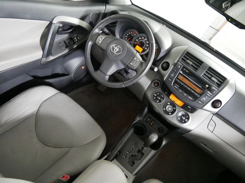 Used 2009 Toyota RAV4 Limited image 9