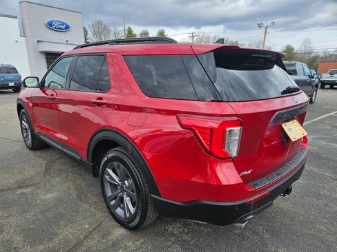 Certified 2024 Ford Explorer XLT w/ Equipment Group 202A image 7