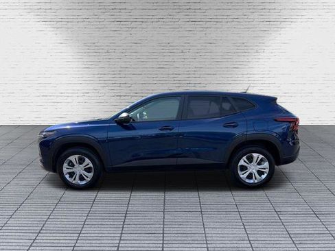 Used 2024 Chevrolet Trax LS w/ Driver Confidence Package image 2