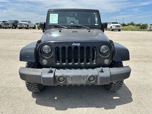 Used 2014 Jeep Wrangler Unlimited Rubicon w/ Connectivity Group AWD/4WD image 2