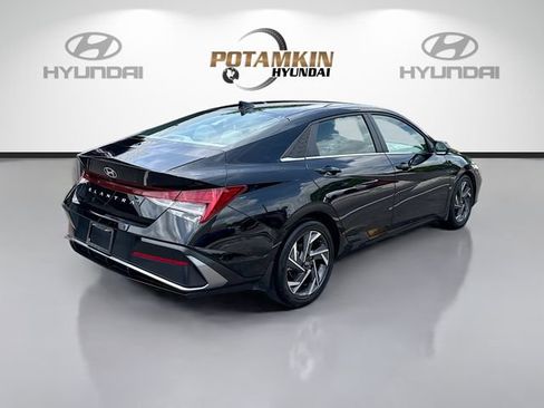 Certified 2025 Hyundai Elantra SEL FWD image 5