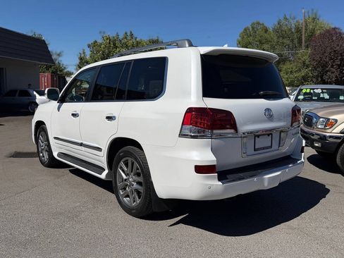 Used 2013 Lexus LX 570 4WD w/ Luxury Pkg image 7