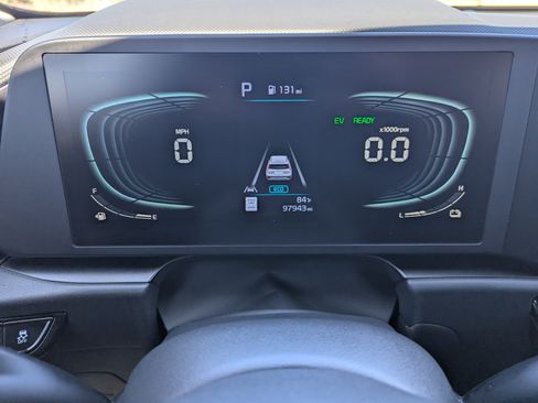 Used 2024 Kia Niro LX image 28