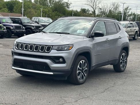 Used 2024 Jeep Compass Limited AWD/4WD image 7