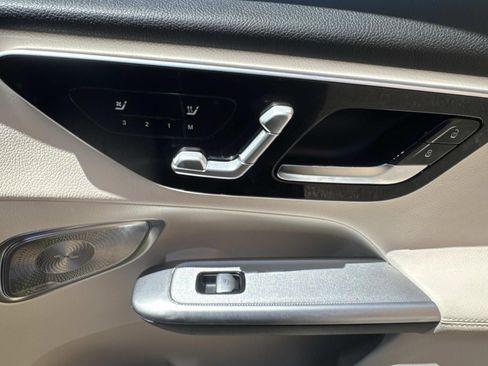Used 2026 Mercedes-Benz GLC 300 4MATIC image 16