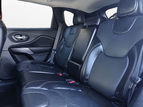 Used 2019 Jeep Cherokee Limited AWD/4WD image 22
