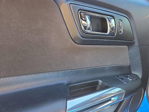 Used 2017 Ford Mustang Coupe image 20