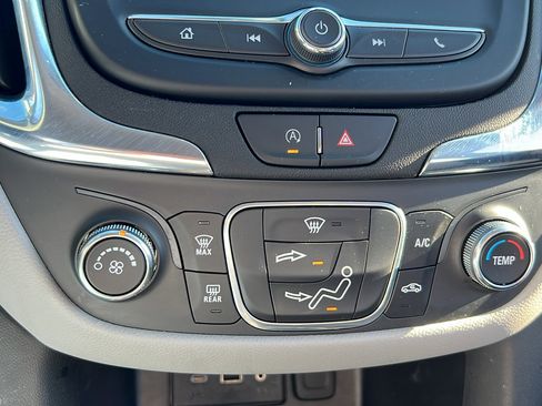 Used 2022 Chevrolet Equinox LT image 25