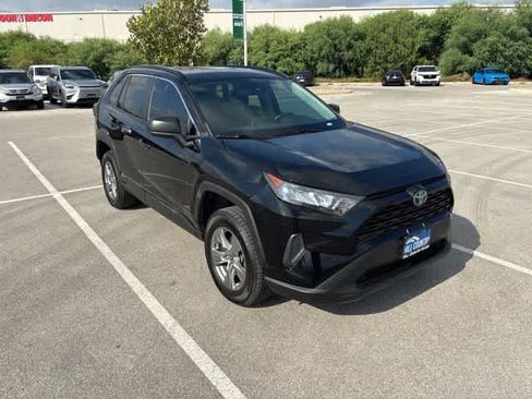 Used 2022 Toyota RAV4 LE AWD/4WD image 7