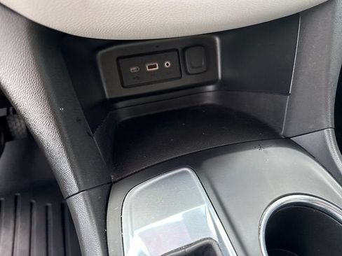 Used 2021 Chevrolet Equinox LS w/ LS Convenience Package FWD image 18