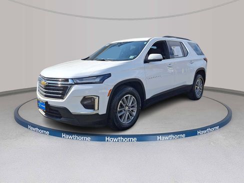 Used 2023 Chevrolet Traverse LT AWD/4WD image 3