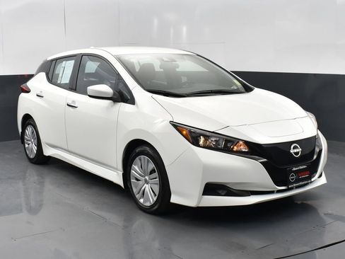 Used 2024 Nissan Leaf S image 1