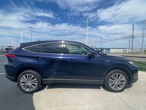 Used 2021 Toyota Venza Limited w/ Advanced Technology Package AWD/4WD image 9