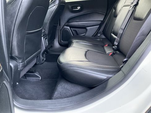 Used 2018 Jeep Compass Latitude AWD/4WD image 14