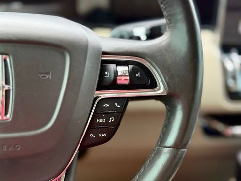 Used 2019 Lincoln Navigator Reserve AWD/4WD image 30