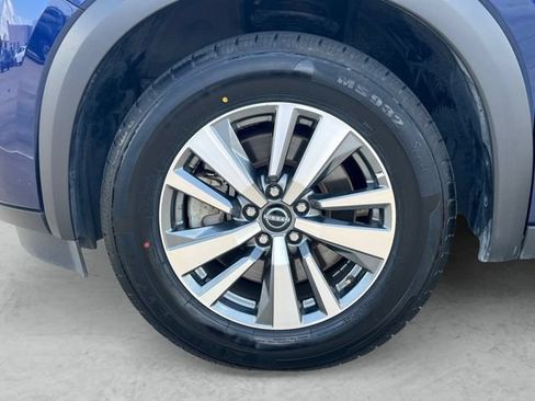 Used 2025 Nissan Pathfinder SL AWD/4WD image 23