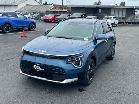 Used 2024 Kia Niro Wind w/ Wind Preserve Package FWD image 3