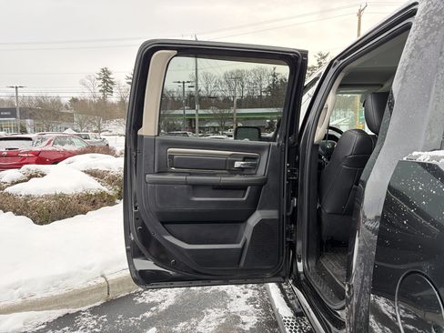 Used 2016 RAM 1500 Sport w/ Black Ram 1500 Sport Group image 29